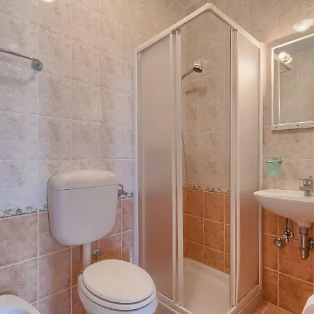 Semesterbostad Holiday Home Villa Plac By Interhome