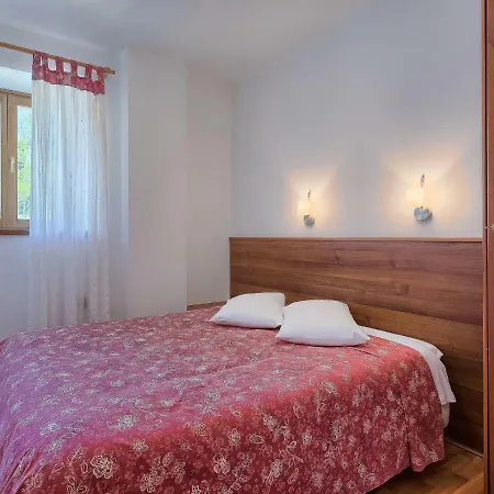 Semesterbostad Holiday Home Villa Plac By Interhome *