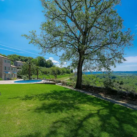 Semesterbostad Holiday Home Villa Plac By Interhome *