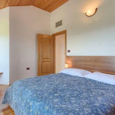 Semesterbostad Holiday Home Villa Plac By Interhome *
