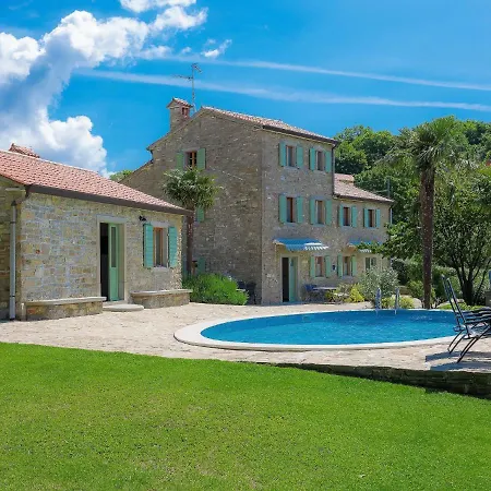 Holiday home Holiday Home Villa Plac By Interhome
