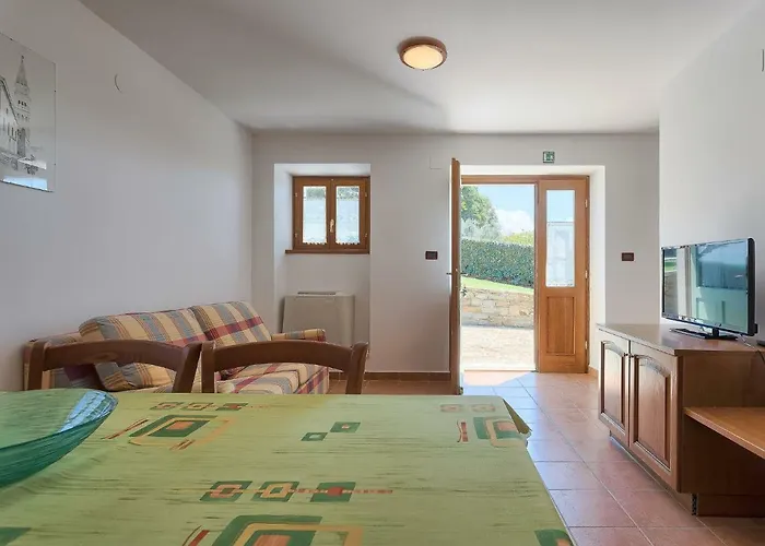 Semesterbostad Holiday Home Villa Plac By Interhome
